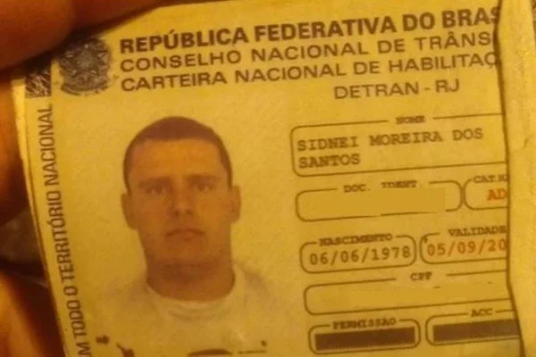 Policial militar é morto a tiros durante assalto no Rio