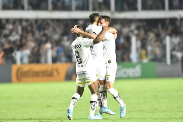 Em grande atuação, Santos vence por 3 x 0 e elimina o Coritiba