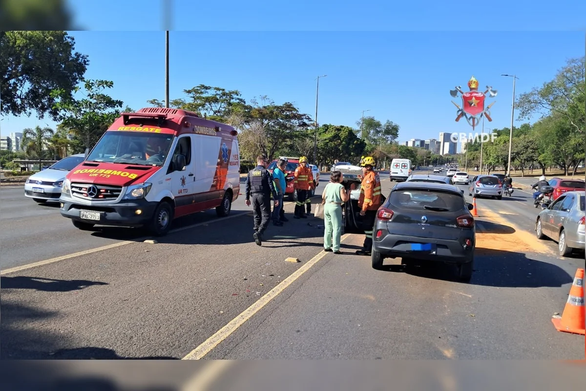 Acidente deixou uma motorista ferida Acidente deixou uma motorista ferida
