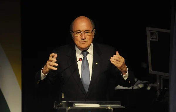 Blatter: separar potenciais finalistas da Copa em sorteio era “normal”