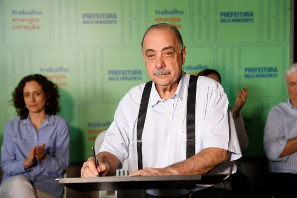 Imagem colorida de prefeito Fuad Noman - Metrópoles