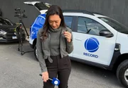 Repórter da Record, Paola Vianna é clicada antes do trabalho Repórter da Record, Paola Vianna é clicada antes do trabalho