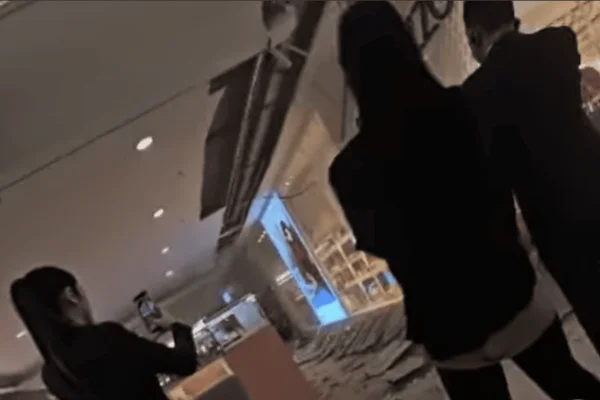 teto desaba shopping luxo zona oeste de são paulo