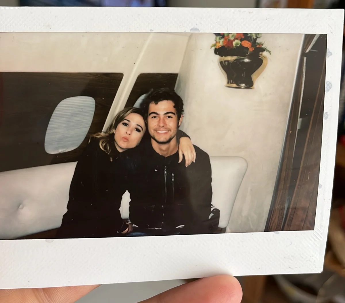 Tatá Werneck e Rafa Vitti posam durante passeio Tatá Werneck e Rafa Vitti posam durante passeio