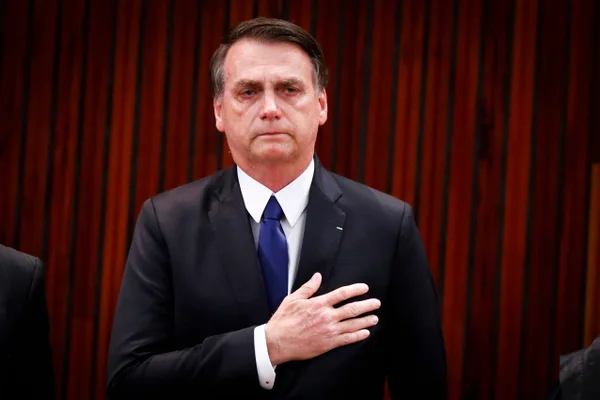 Aprovação do governo Bolsonaro cai e chega a 32%, diz CNI