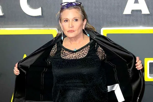 Carrie Fisher sofre ataque cardíaco em avião