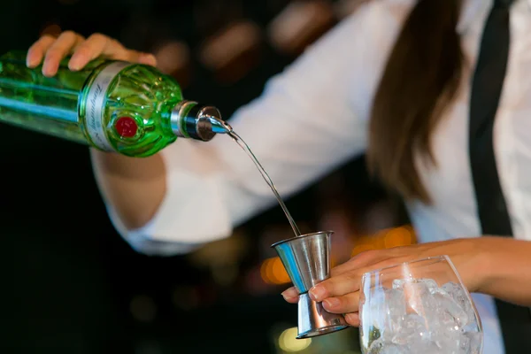 Descubra quais são os drinques que prometem bombar em 2018