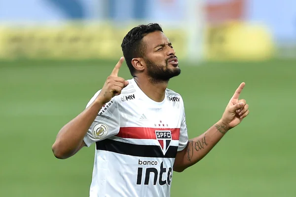 São Paulo vence clássico contra o Palmeiras por 2 x 0