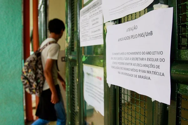 Da euforia à apreensão: atraso na documentação de alunos da rede pública aprovados na UnB preocupa pais e estudantes