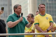 O governador Tarcísio de Freitas e o ex-presidente Jair Bolsonaro na Avenida Paulista