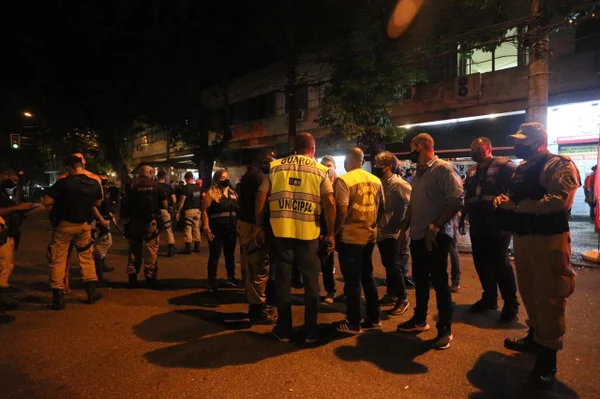 Prefeitura do Rio ganha na Justiça e bares voltam a fechar às 17h