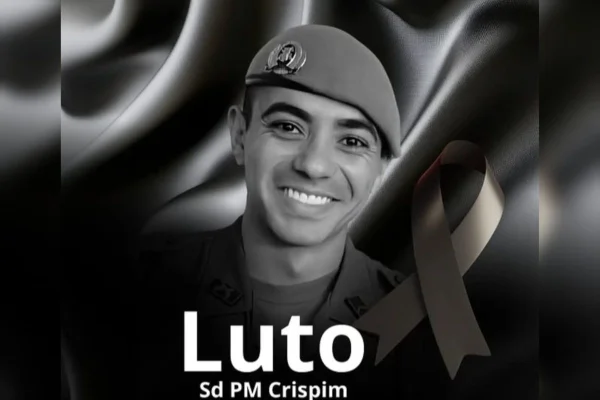 PM Luiz Guilherme Crispim foi morto com tiro no peito durante romaria; na foto, em preto e branco, ele sorri, com a escrita "luto"