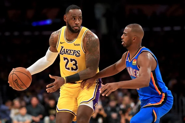 Com mais um recorde de LeBron, Lakers vencem e lideram a NBA