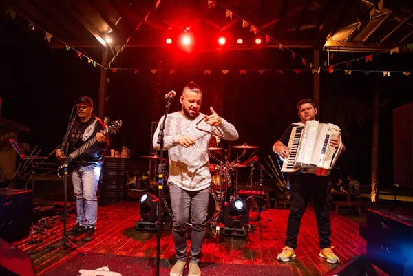 Fazenda Churrascada faz “arraiá” com muita música e gastronomia