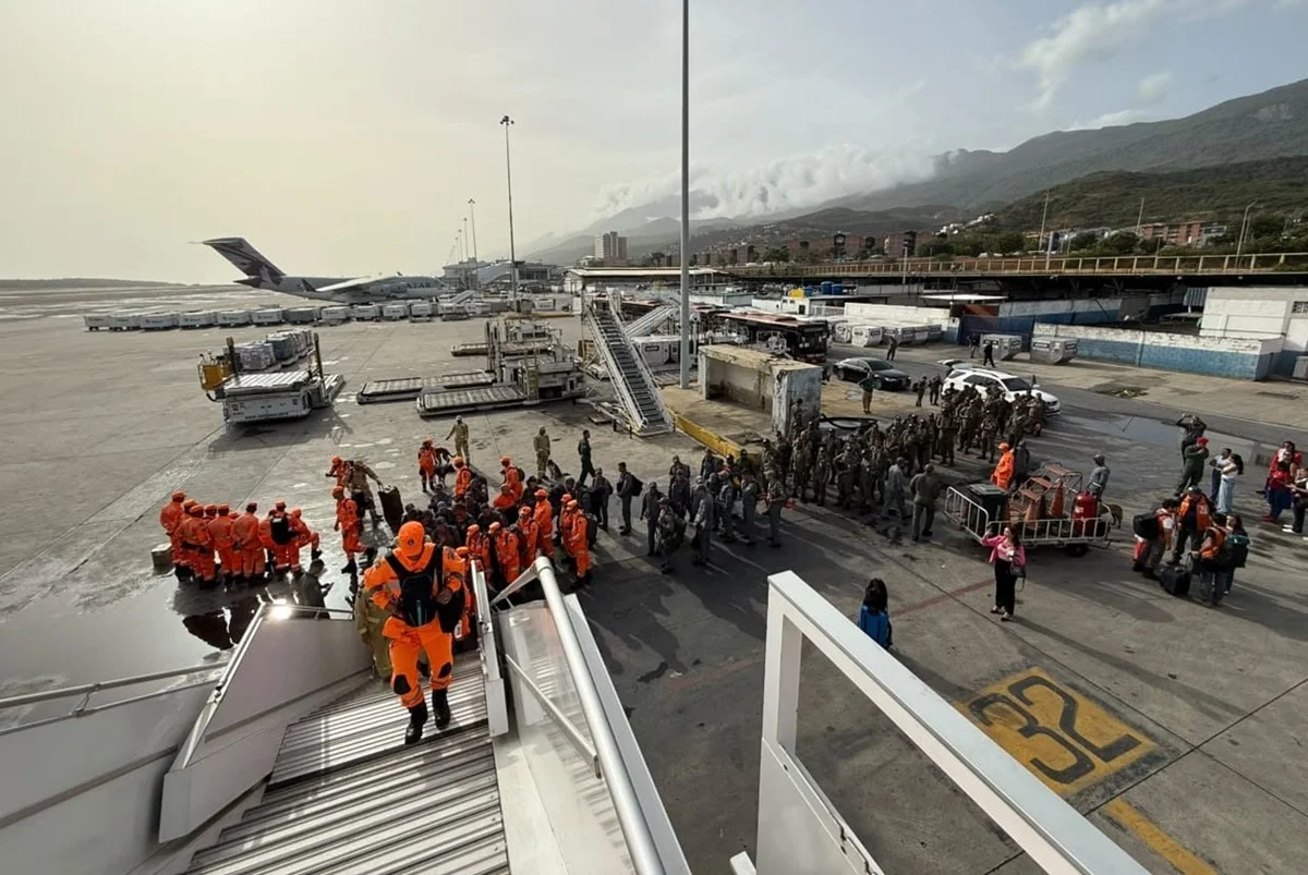 A força-tarefa foi composta por 71 bombeiros especialistas em desastres dos estados de Minas Gerais, São Paulo e Paraná A força-tarefa foi composta por 71 bombeiros especialistas em desastres dos estados de Minas Gerais, São Paulo e Paraná