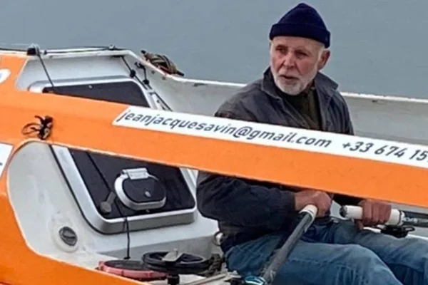 Francês de 75 anos morre durante tentativa de cruzar Atlântico a remo