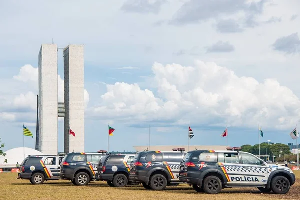 Sem rádio, PM apela ao WhatsApp, mas socorro demora a chegar