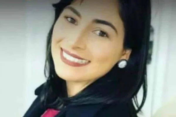 Mulher agredida e deixada nua em estrada tem pequena melhora