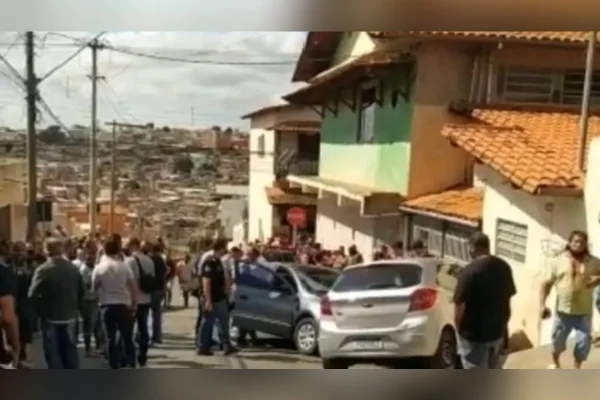 Confronto entre polícia e criminosos deixa motorista de app baleado