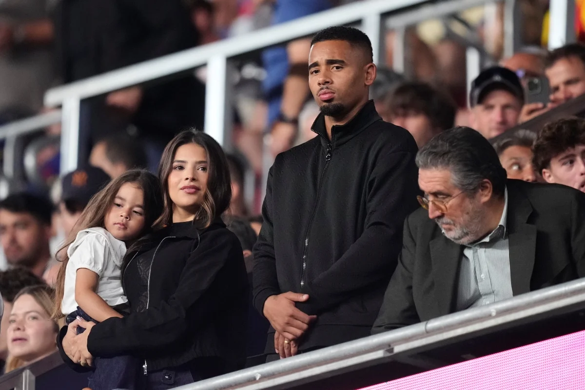 No Camp Nou, Gabriel Jesus acompanha jogo do Barcelona No Camp Nou, Gabriel Jesus acompanha jogo do Barcelona
