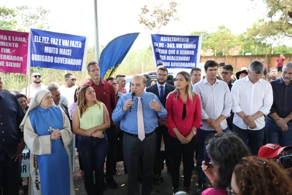 Ibaneis inicia obras de pavimentação em vias de área rural do Gama