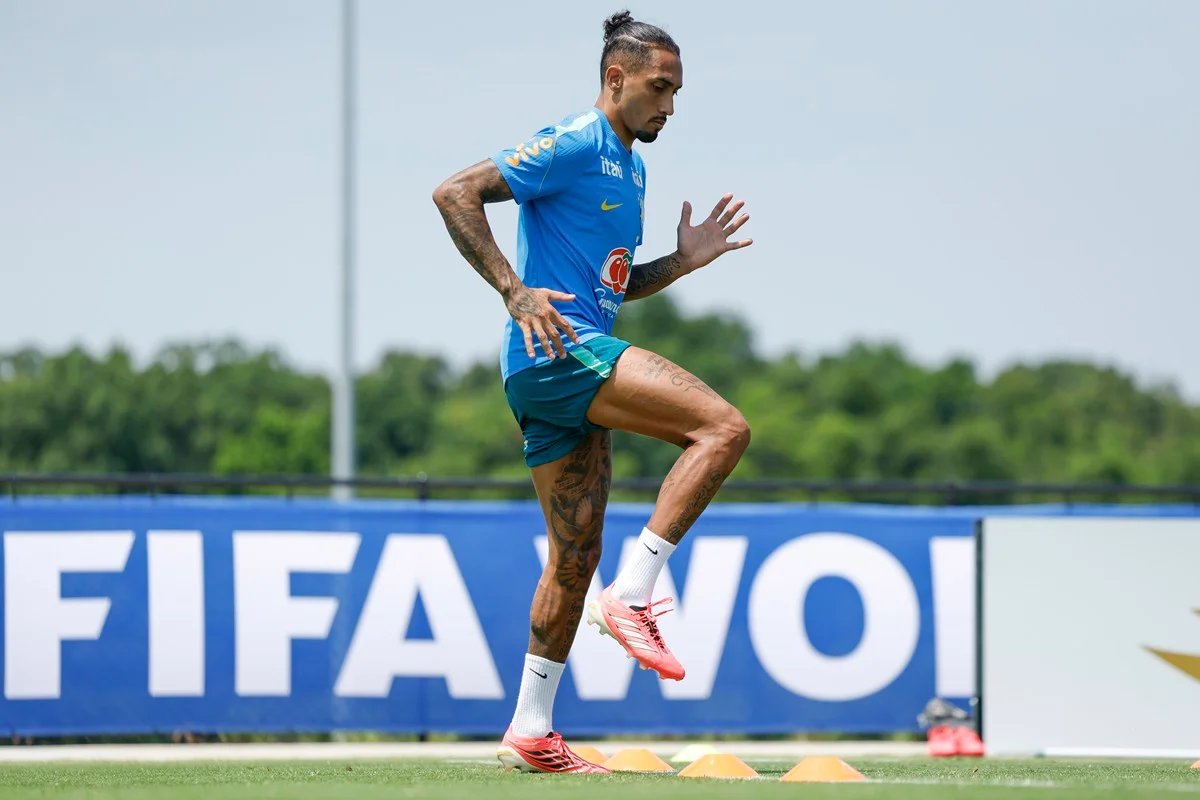 Copa do Mundo: Raphinha volta a treinar em campo com a Seleção - imagem 2 Copa do Mundo: Raphinha volta a treinar em campo com a Seleção - imagem 2