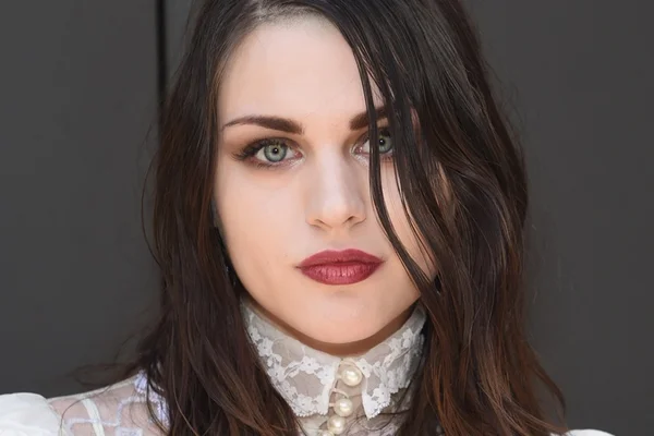 Frances Cobain vai à justiça com ex-marido por fortuna de Kurt Cobain - destaque galeria