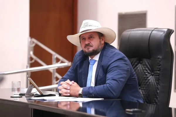 Deputado bolsonarista é condenado a pagar indenização por homofobia