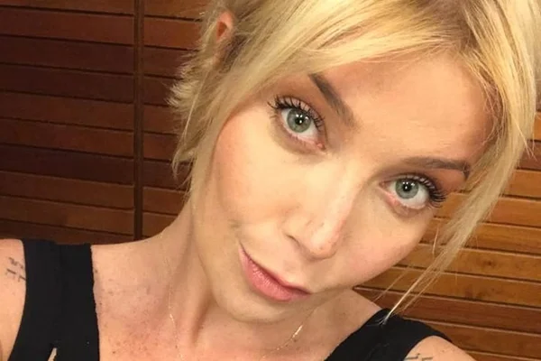 Luiza Possi posta foto com o filho recém-nascido e derrete a web