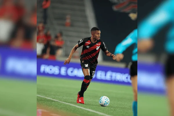 O Athletico-PR recebeu o Vitória pelas oitavas de final da Copa do Brasil