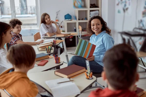 Desafio Criativos da Escola 2021 premia projetos estudantis de impacto social
