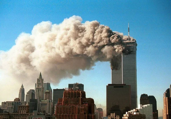 Torres do World Trade Center (WTC) em chamas em 11 de setembro de 2001