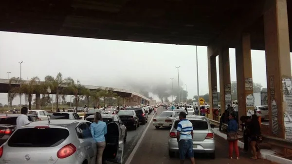 Manifestantes fecham acesso ao aeroporto JK e em mais cinco rodovias