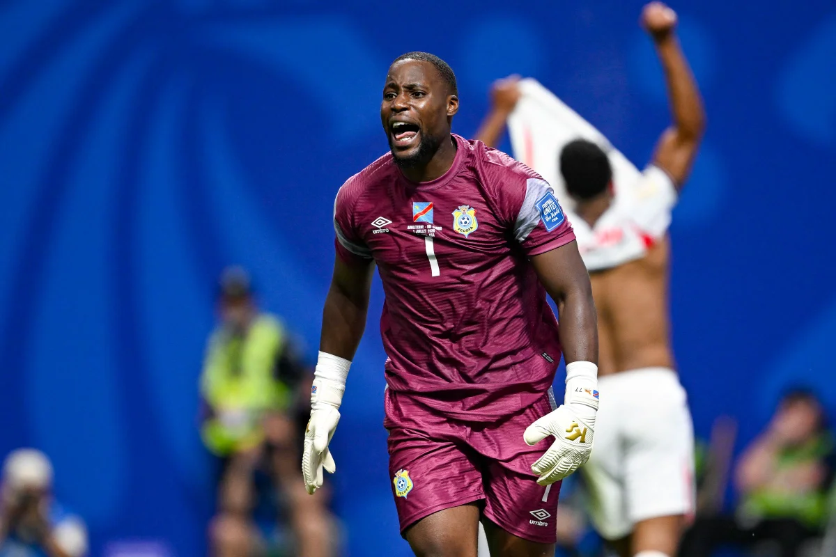 Fifa permitiu goleiro irregular da RD Congo na Copa do Mundo, diz jornal
