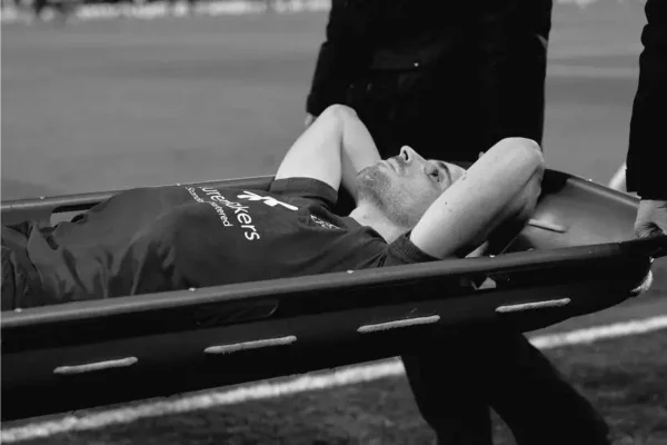 A um mês da Copa, jogadores lesionados preocupam seleções