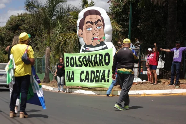 manifestantes MTST bolsonaro - Metrópoles