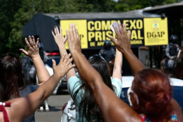 Motim em presídio de Goiás