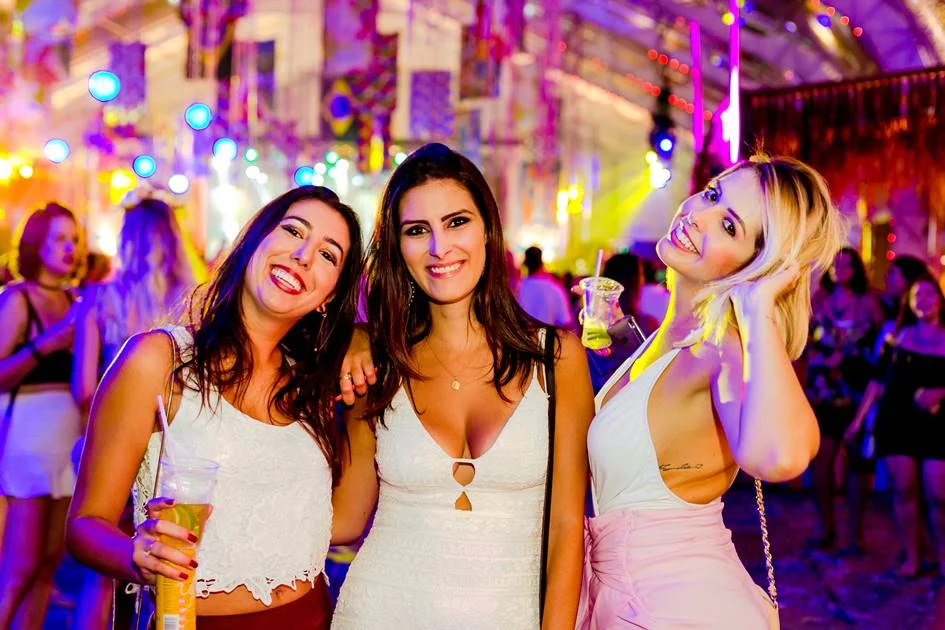 Thaís Bohm, Ana Luisa Machado e Bruna Salvador Thaís Bohm, Ana Luisa Machado e Bruna Salvador