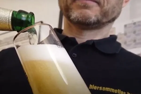 Sommelier ensina a beber cervejas alemãs