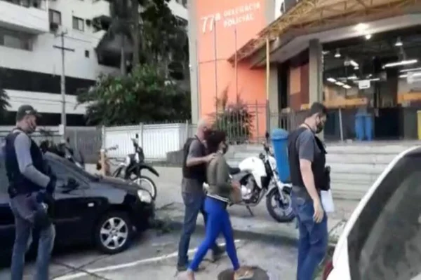 RJ: polícia prende mulher que era linha de frente do Comando Vermelho