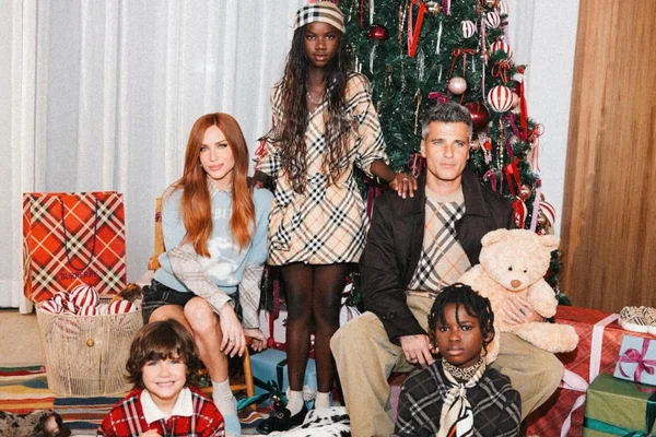 Giovanna Ewbank e Bruno Gagliasso com os filhos