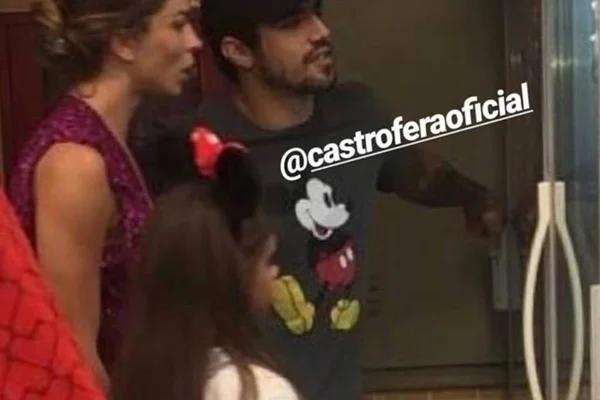 Caio Castro é fotografado em passeio família com Grazi e Sofia