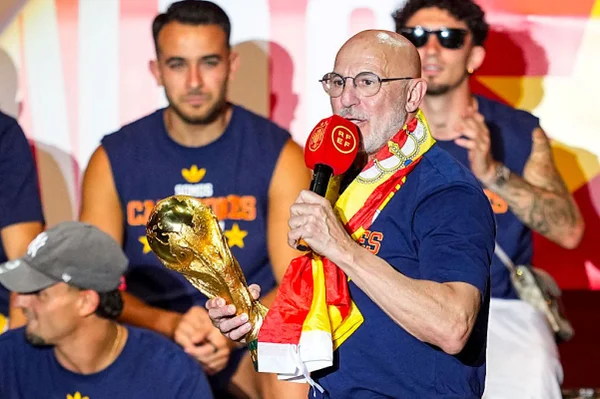 Bola de Ouro: espanhóis dominam indicações de melhor treinador da temporada