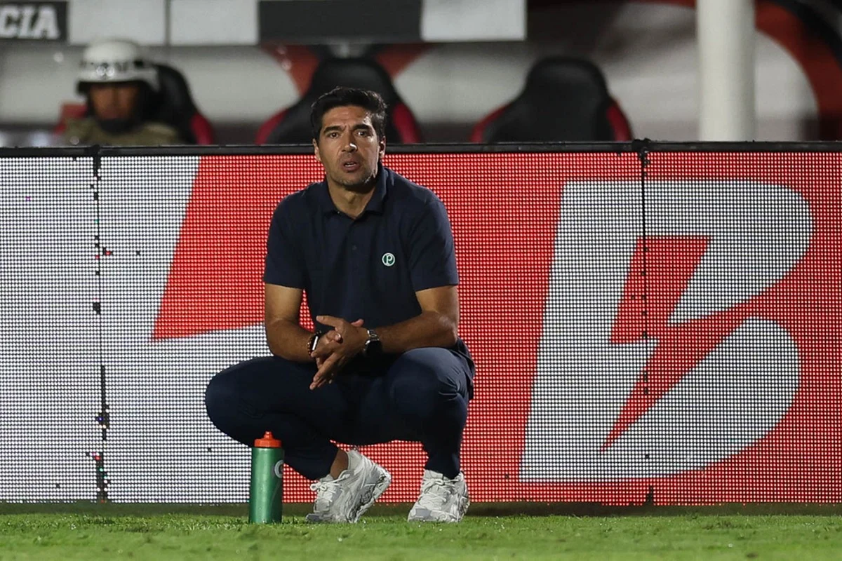 Abel Ferreira na partida contra o Vitória Abel Ferreira na partida contra o Vitória