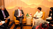 Presidente Lula e primeira-ministra do Japão durante reunião bilateral às margens do G7