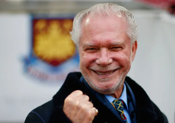 Morre aos 86 anos David Gold, proprietário e presidente do West Ham