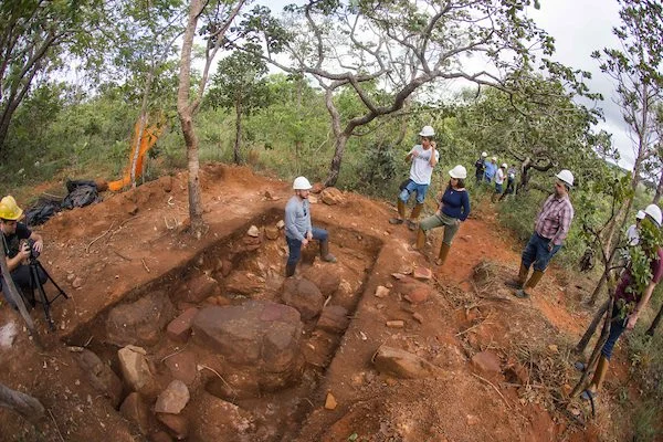 Sítio arqueológico descoberto no DF tem ferramentas de caça milenares