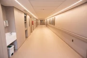 Voltada a pacientes de alta complexidade, a unidade se aproxima da experiência de suítes hospitalares de alto padrão