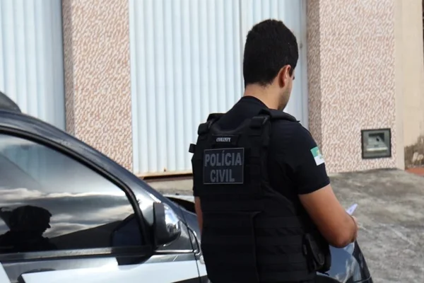 Imagem colorida, um agente da Polícia Civil - Metrópoles