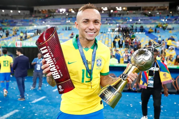 Segundo jornal, Arsenal é o clube mais próximo de fechar com Everton